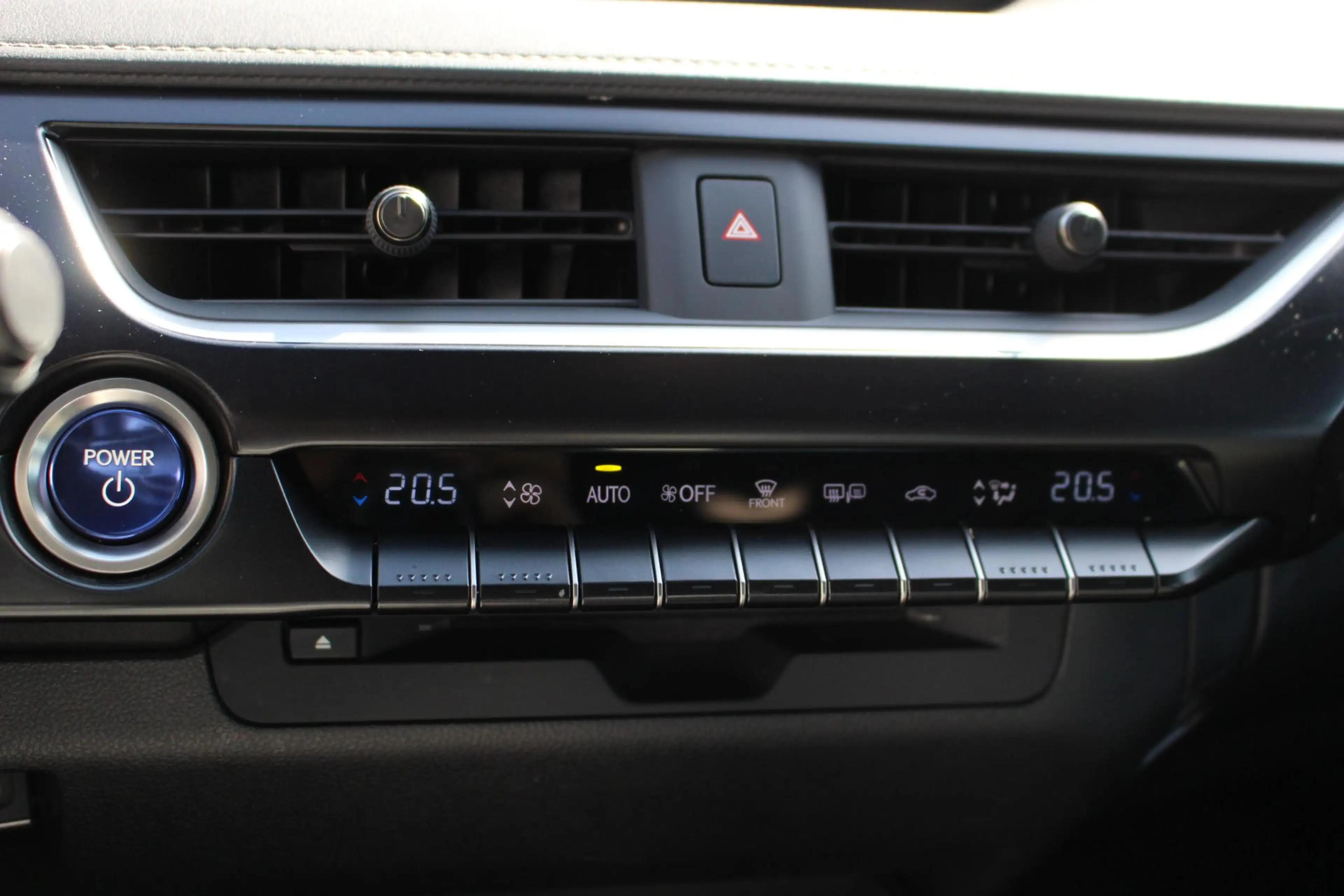 Lexus UX 250h NL-AUTO AD-CRUISE CAMERA CARPLAY/ANDROID LED — photo 24