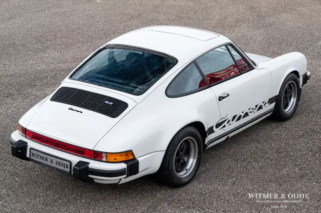 Porsche 911 view 2