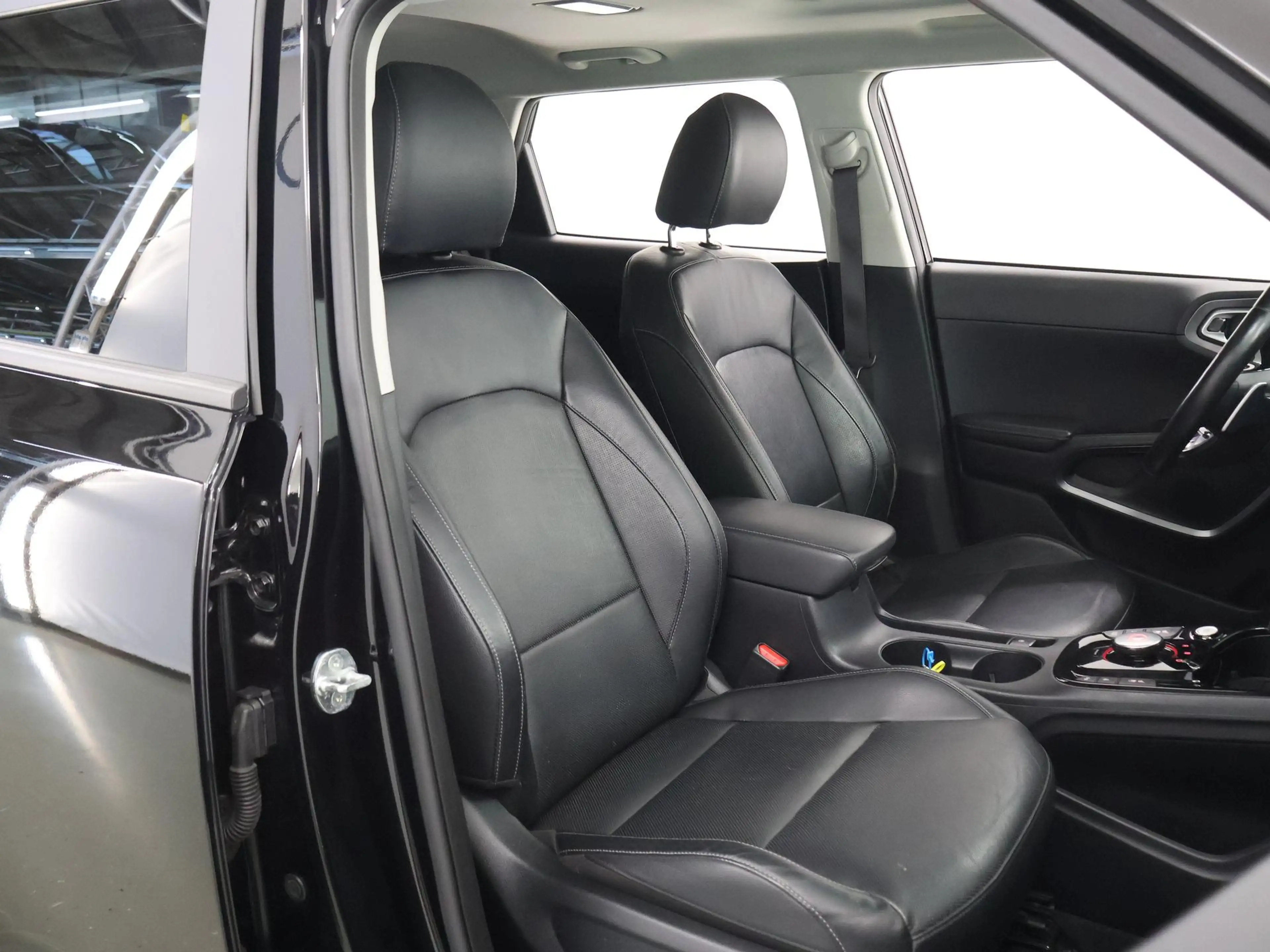 Kia Soul e-Soul ExecutiveLine 64 kWh | Panoramadak | Harman — photo 10