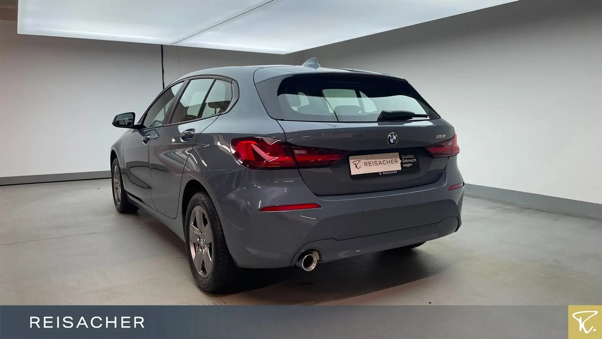 BMW 118 i Advantage LCProf elHk Lordose LED DAB+ Grau - 2