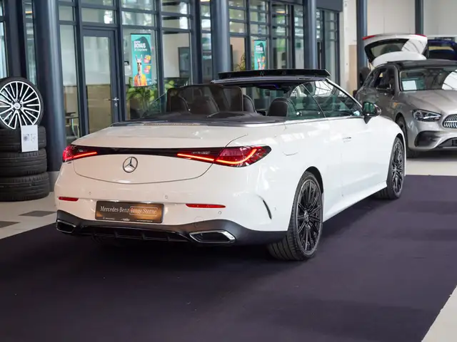 Mercedes-Benz CLE view 3