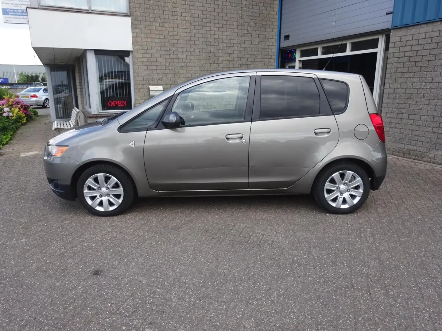 Mitsubishi Colt 1.3 Edition Two Gri - 2