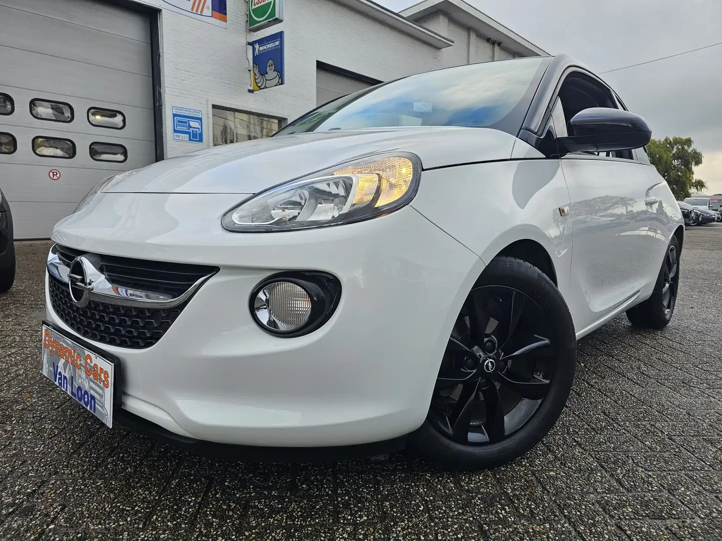 Opel Adam Adam 12i Black edition, Carplay, Airco, Cruise. Blanc - 1