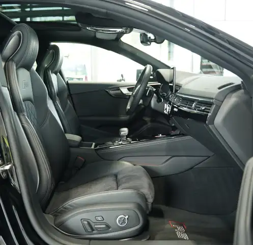 Audi RS5 view 17