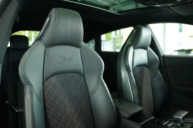 Audi RS5 view 22