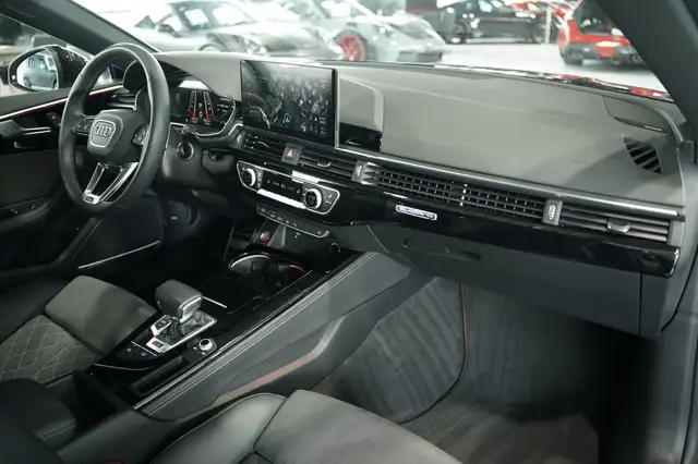 Audi RS5 view 21
