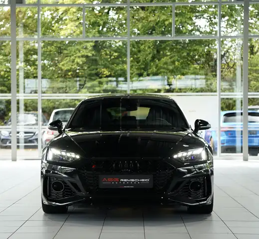 Audi RS5 view 3