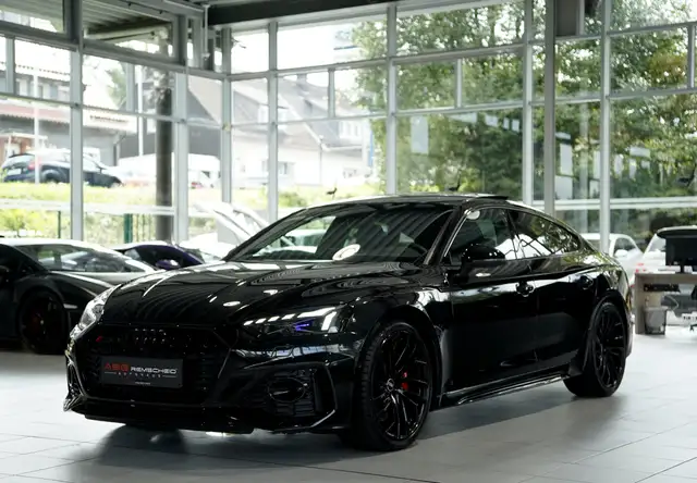 Audi RS5 view 4