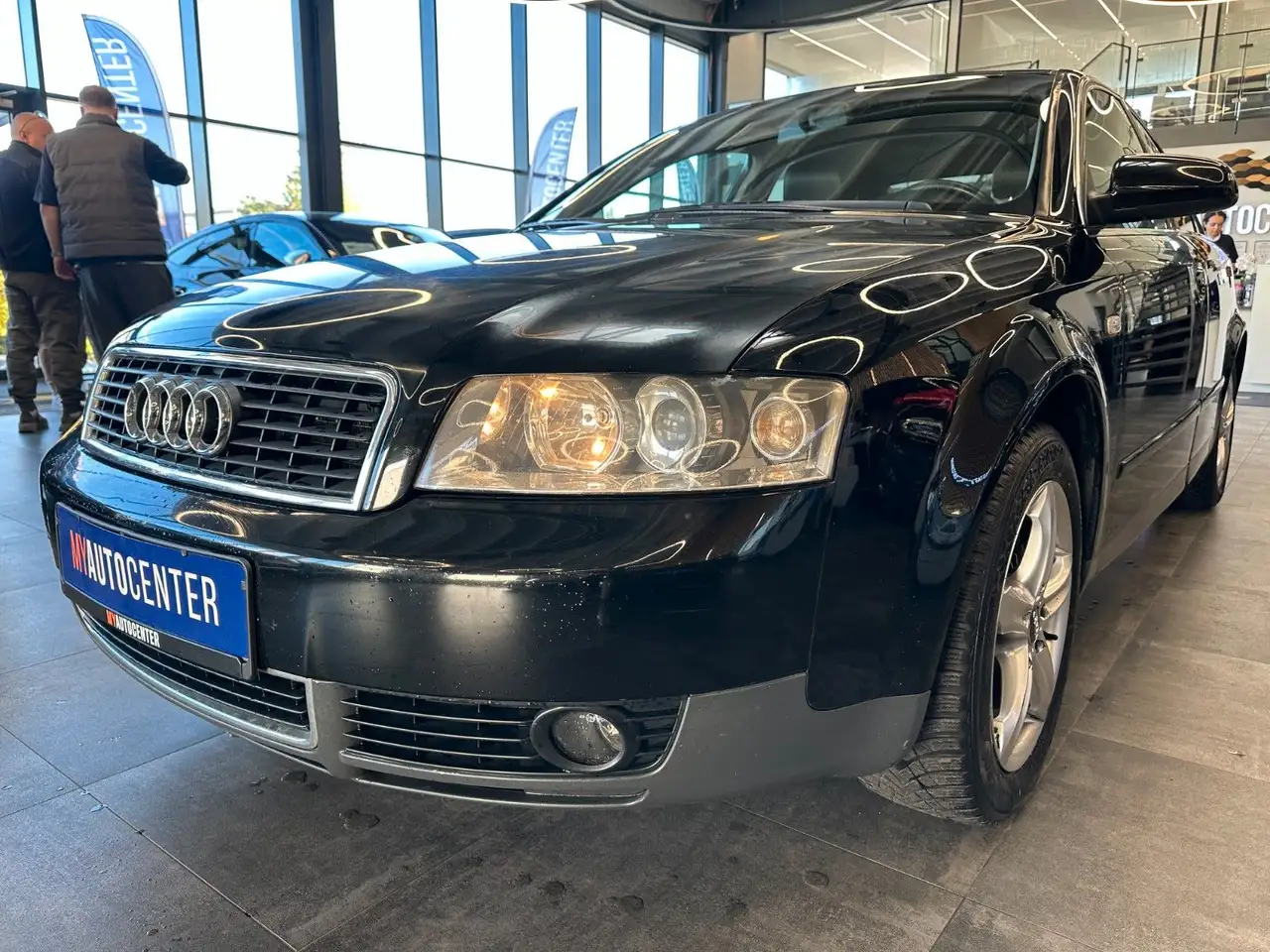 Audi A4 *TÜV 02/28*KLIMAAUTOMATIK*SitzHZ*VOLL-LEDER*, foto 4