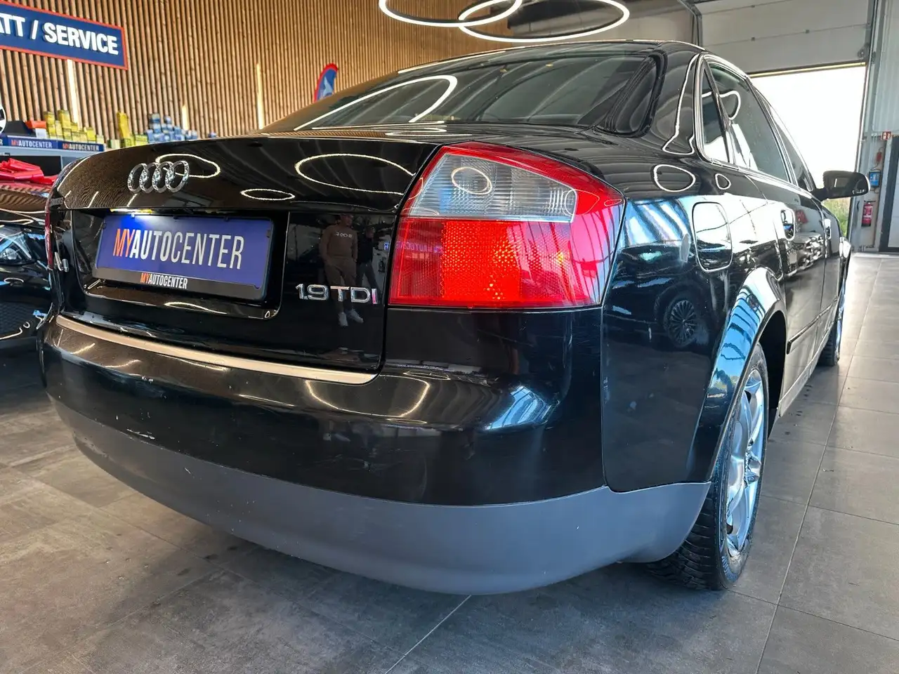 Audi A4 *TÜV 02/28*KLIMAAUTOMATIK*SitzHZ*VOLL-LEDER*, foto 2