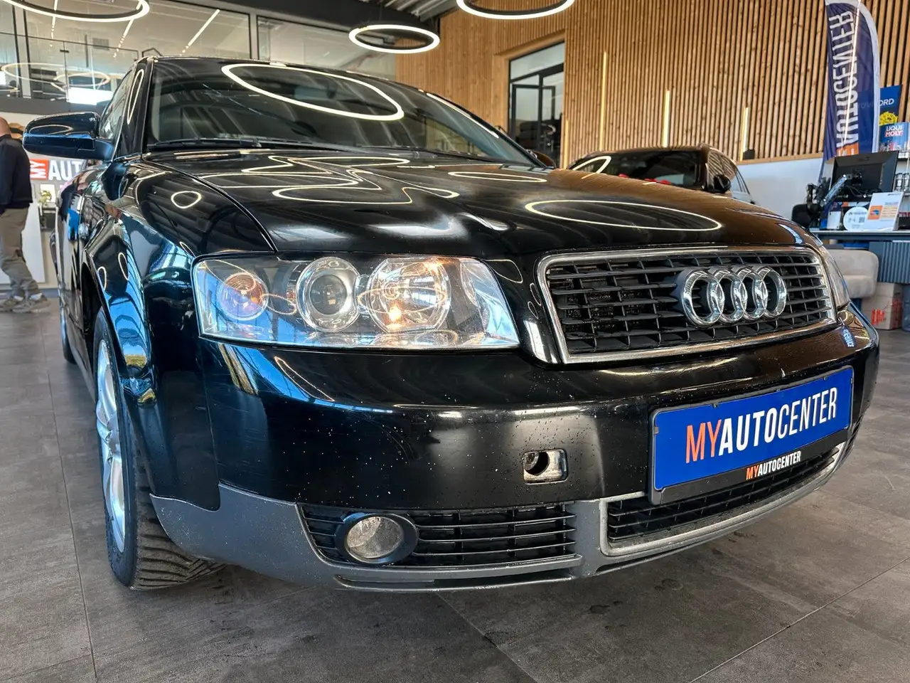 Audi A4 *TÜV 02/28*KLIMAAUTOMATIK*SitzHZ*VOLL-LEDER*, foto 3