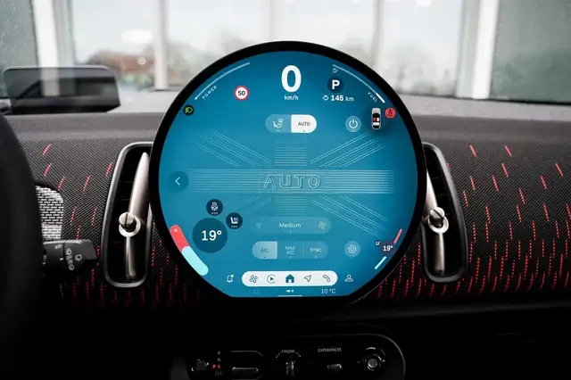 MINI Countryman view 18