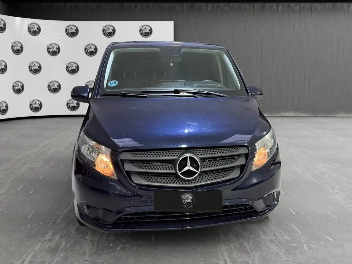 Mercedes-Benz Vito Tourer 114CDI Pro Extralarga Azul - 2