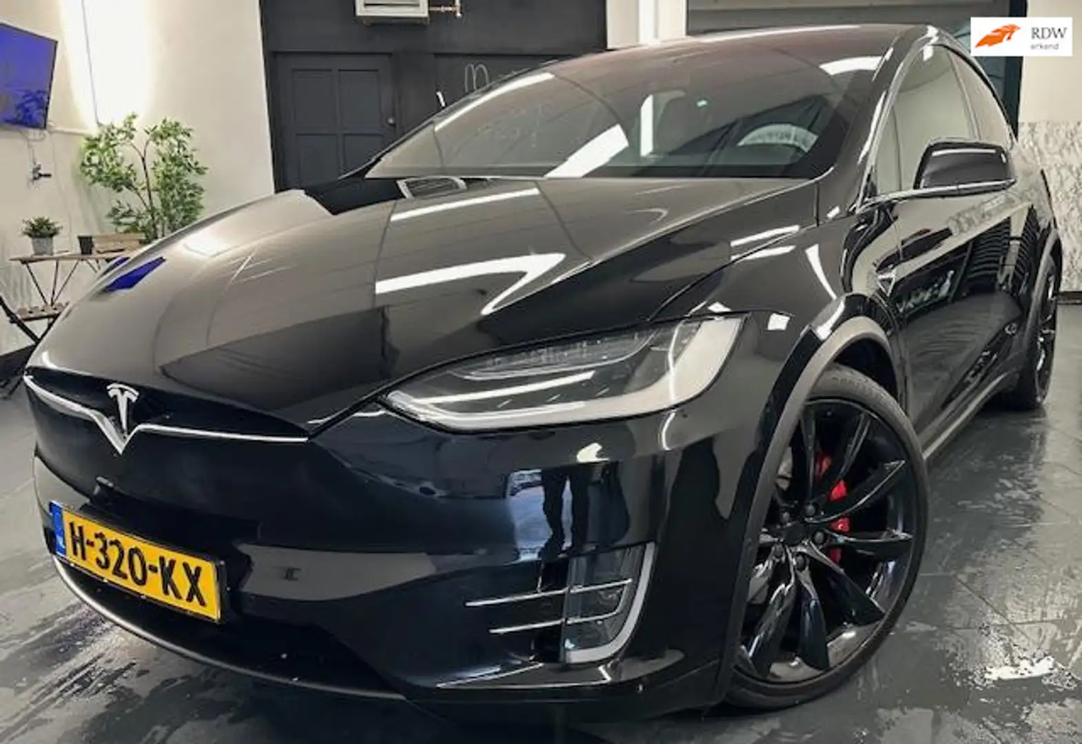 Tesla Model X 90D Base 7p. Black - 1