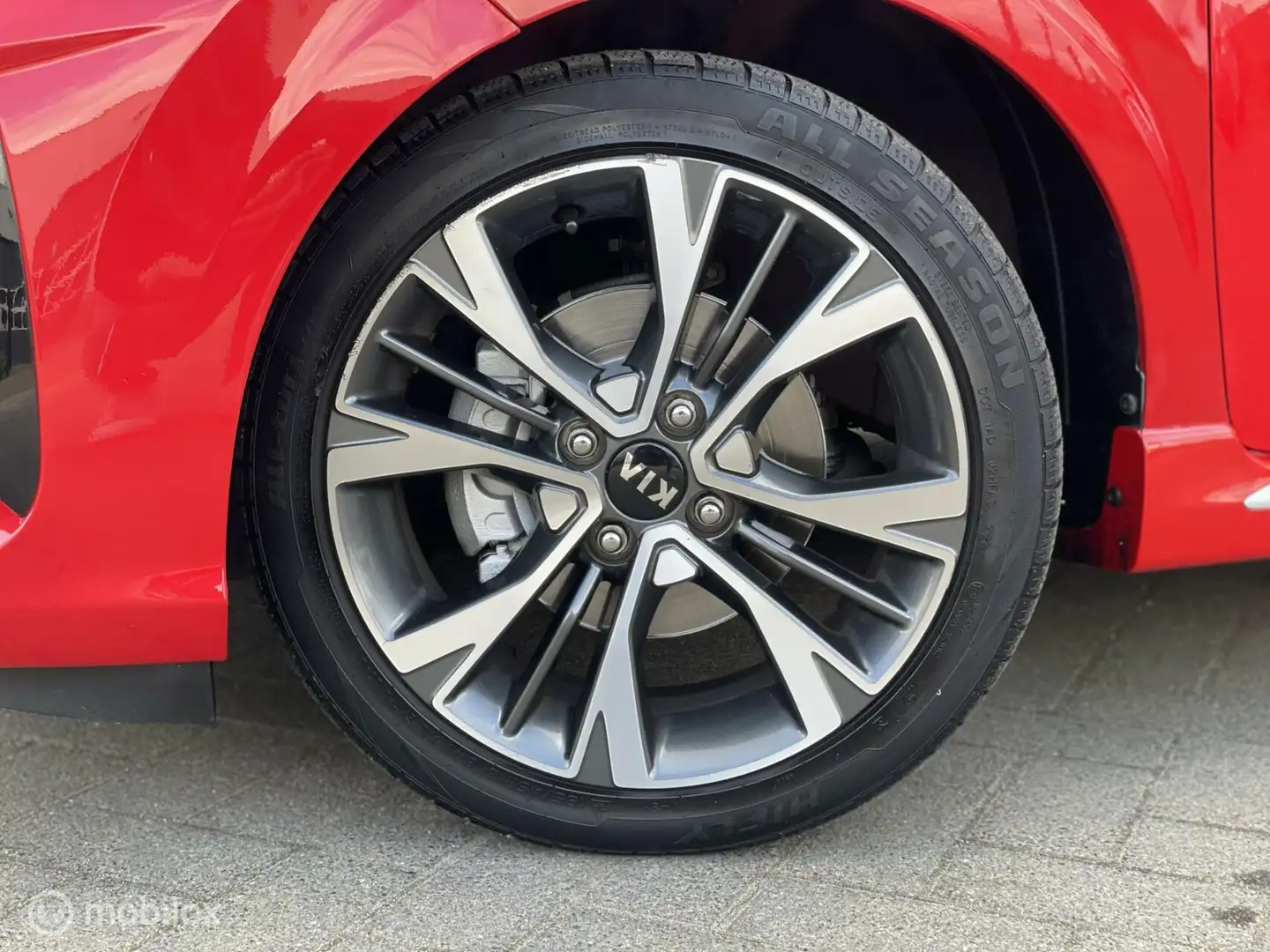 Kia Picanto 1.0 T-GDi GT-Line 5p Червоний - 2