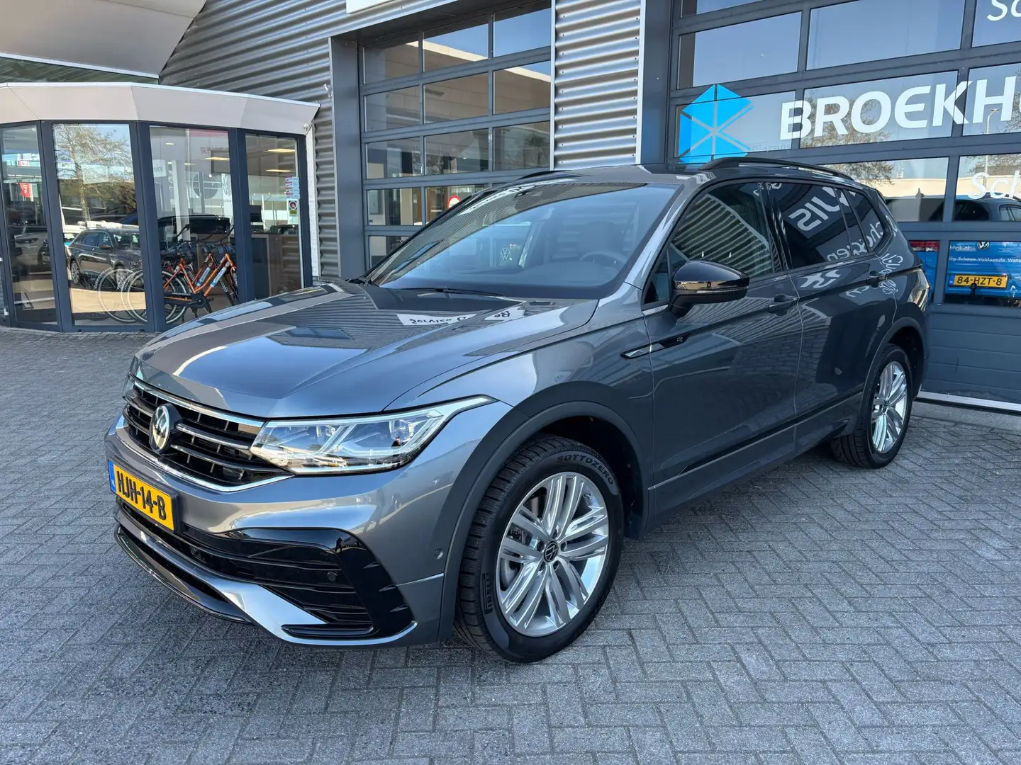 Volkswagen Tiguan Allspace 2.0 TSI 190 pk 4-Motion R-line 7-prs 7-DSG | Trekh Grijs - 2