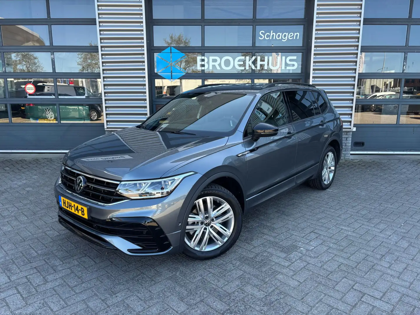 Volkswagen Tiguan Allspace 2.0 TSI 190 pk 4-Motion R-line 7-prs 7-DSG | Trekh Grijs - 1