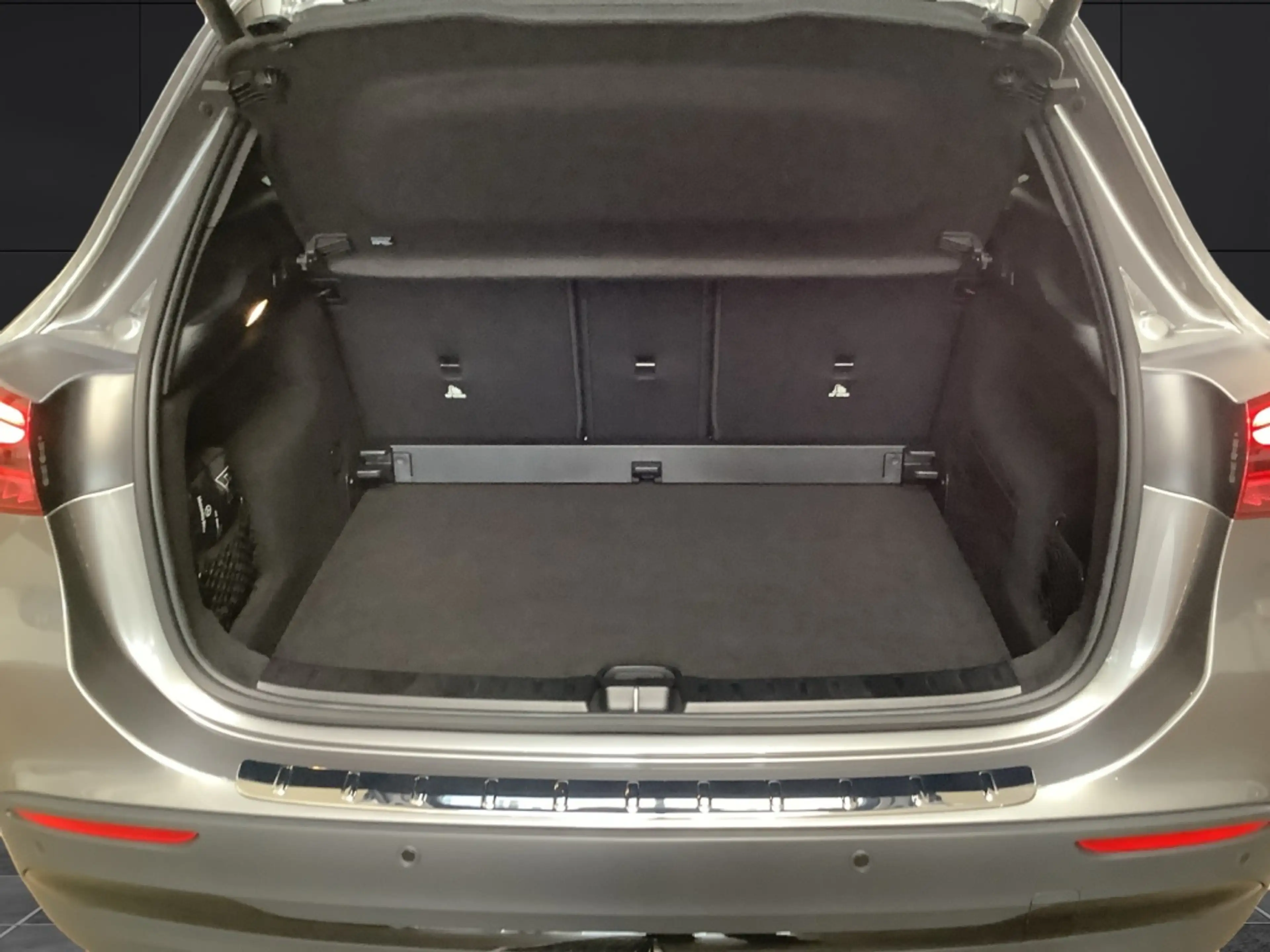 Mercedes-Benz GLA 200 AMG+20"+MBeam+Night+Ambiente+Fahrassist+ — photo 15