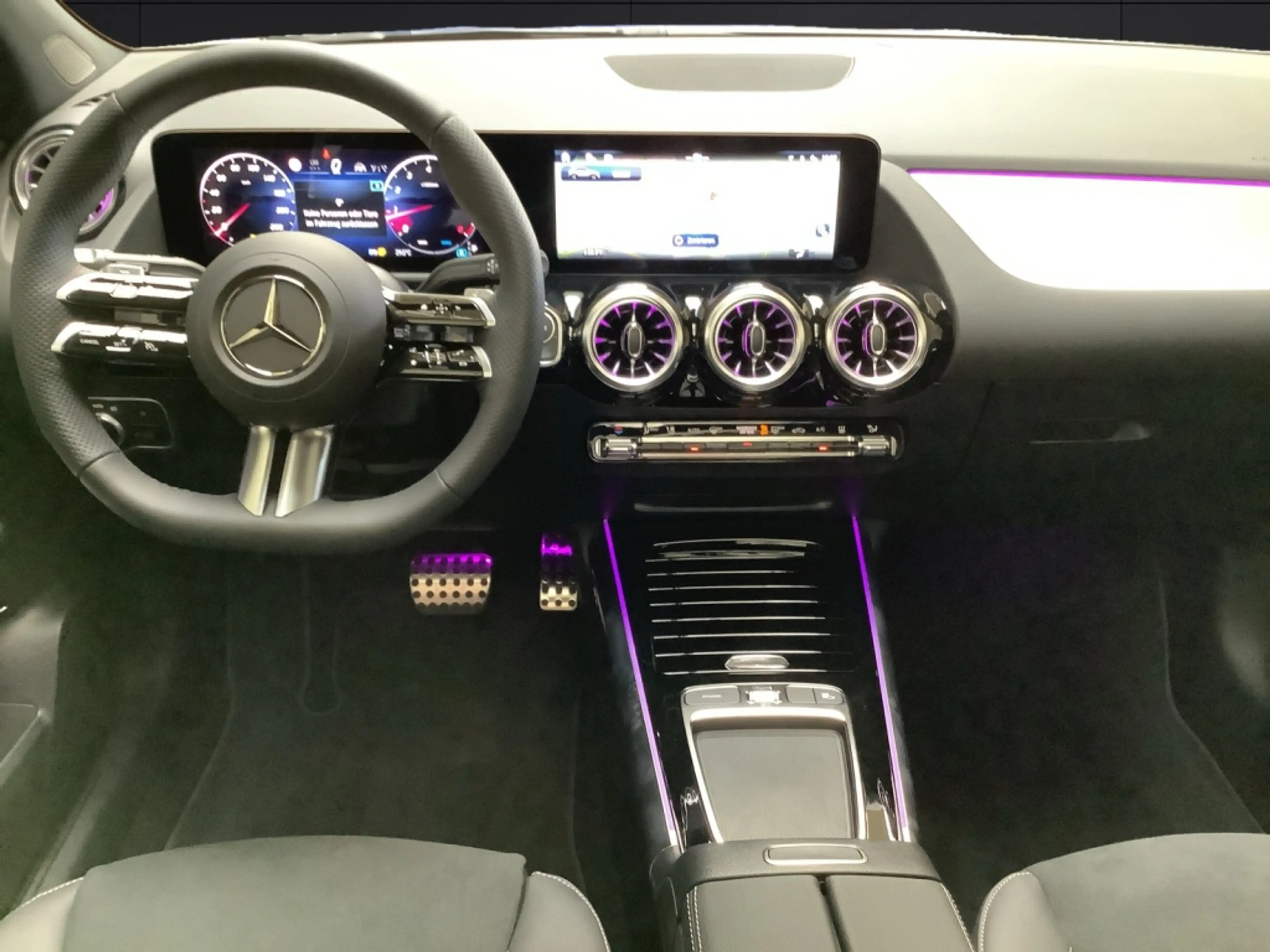Mercedes-Benz GLA 200 AMG+20"+MBeam+Night+Ambiente+Fahrassist+ — photo 12