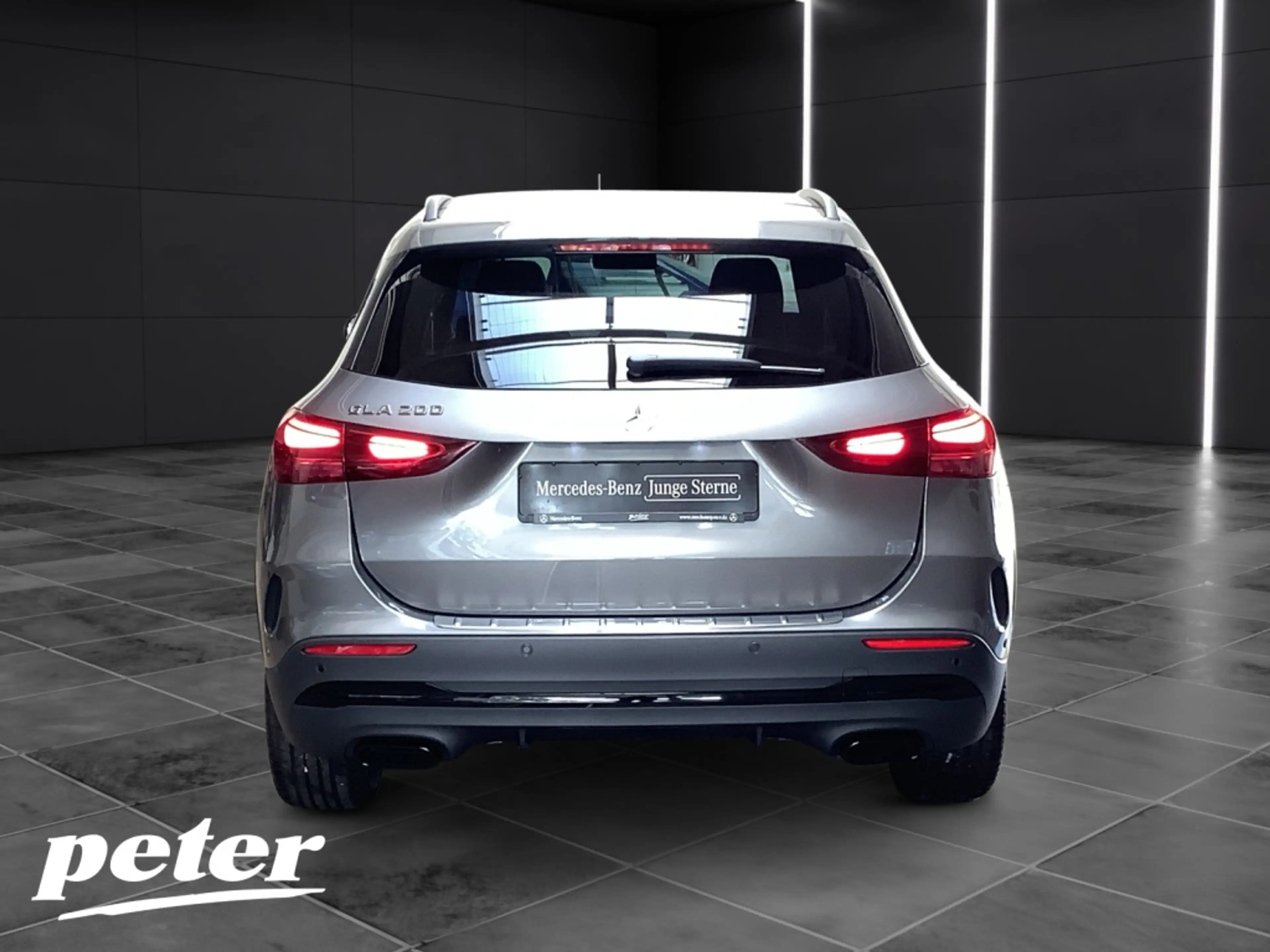 Mercedes-Benz GLA 200 AMG+20"+MBeam+Night+Ambiente+Fahrassist+ — photo 4