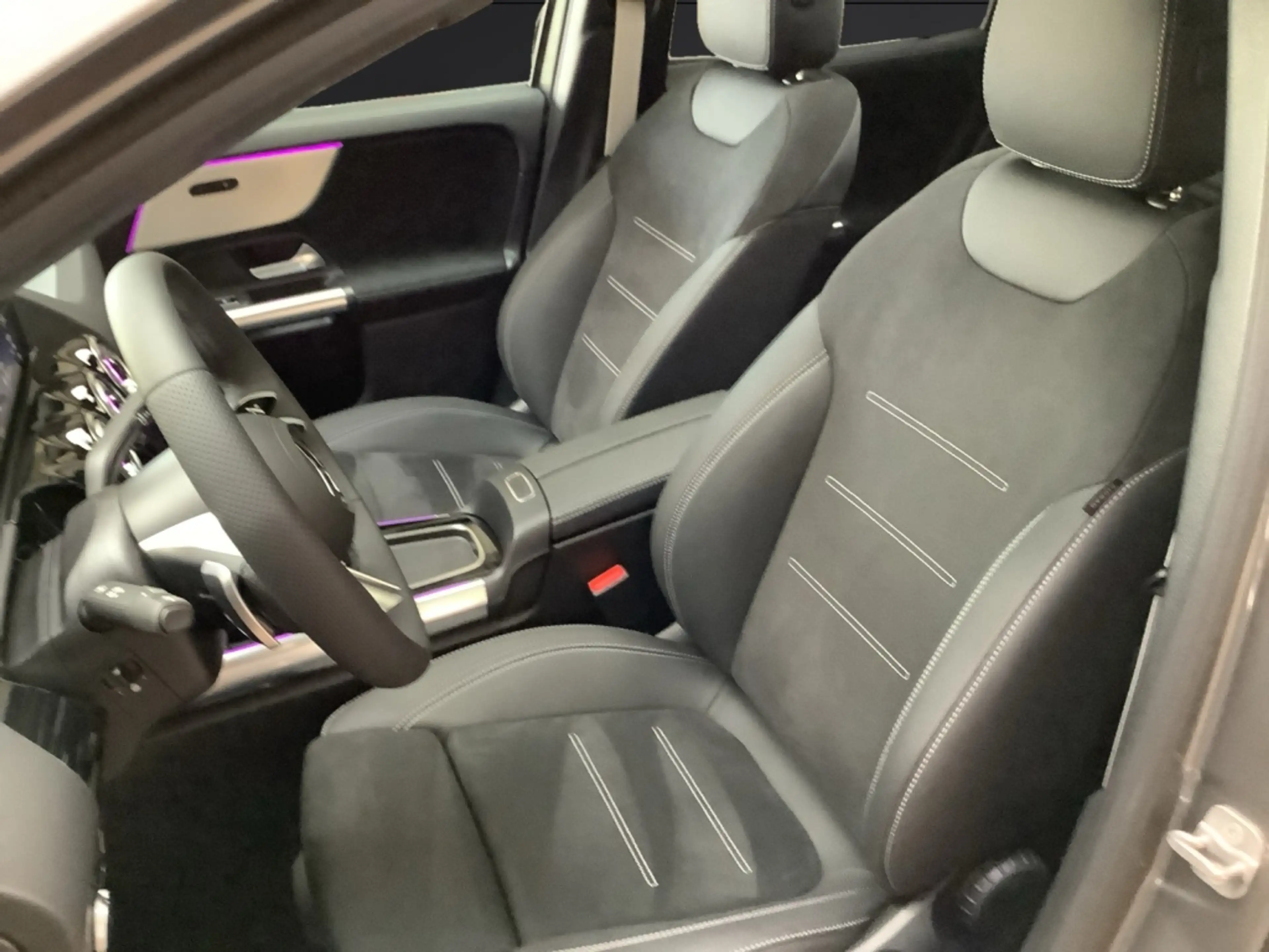Mercedes-Benz GLA 200 AMG+20"+MBeam+Night+Ambiente+Fahrassist+ — photo 8