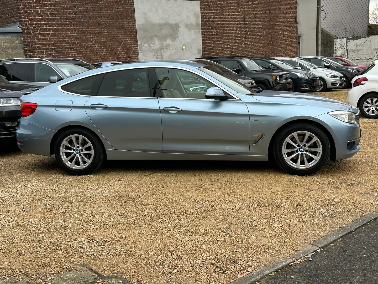 BMW 320 Gran Turismo 320 d (TVAC %21 DÉDUCTIBLE) Bleu - 2