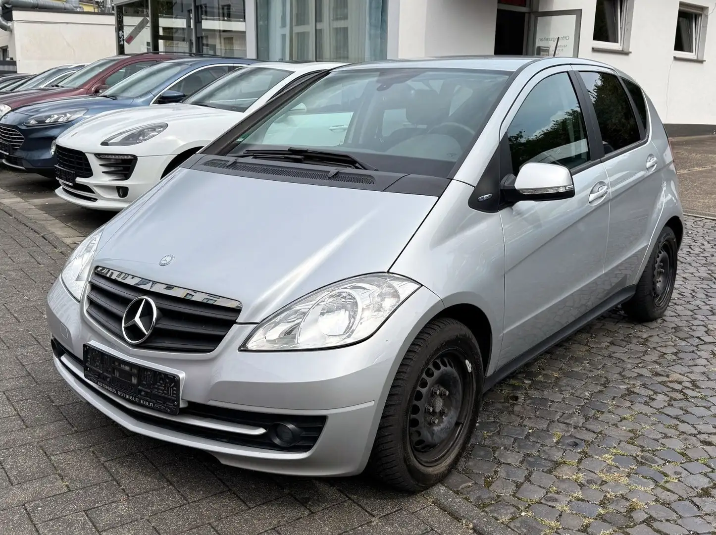 Mercedes-Benz A 160 Klasse Klima MFL SHZ Euro5 Silber - 1