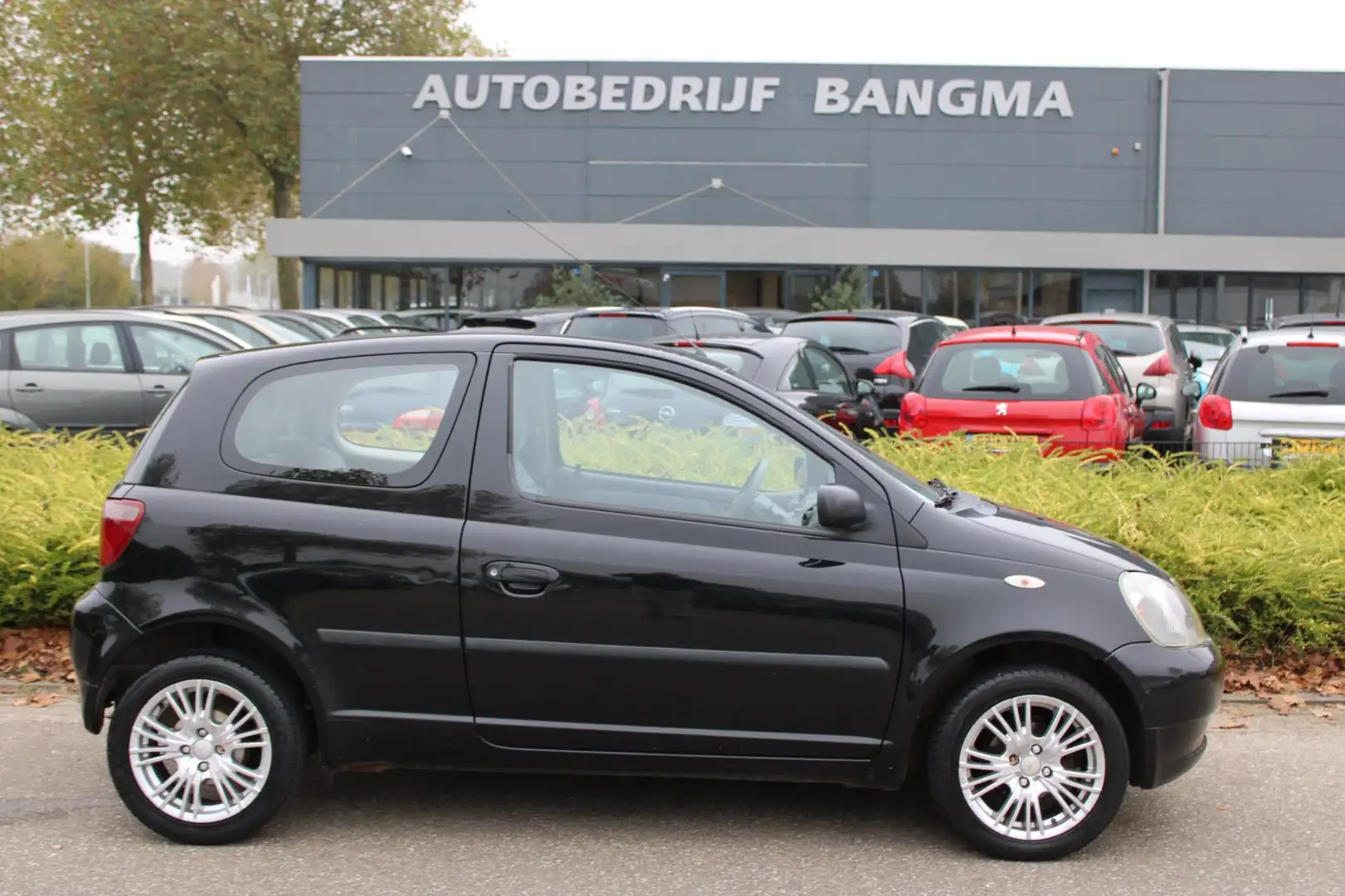 Toyota Yaris 1.3-16V VVT-i SOL-uitv/STUURBEKRACHTIGING/LM-VELGE Negro - 2