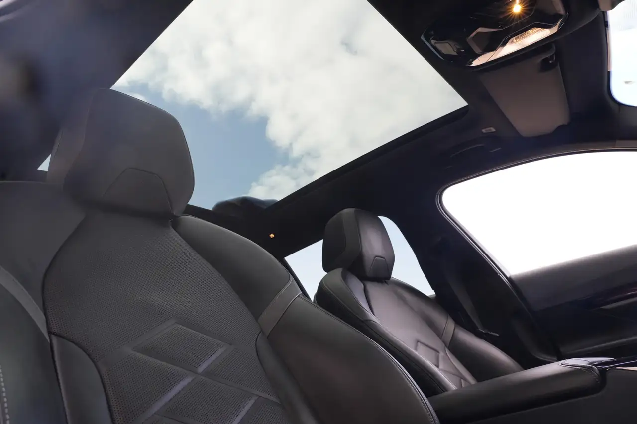 BMW 530 5-serie Touring 530e M Sport 300PK Pano Harm, миниатюра 11