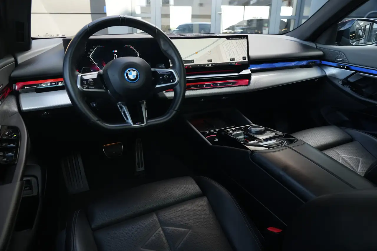 BMW 530 5-serie Touring 530e M Sport 300PK Pano Harm, миниатюра 12