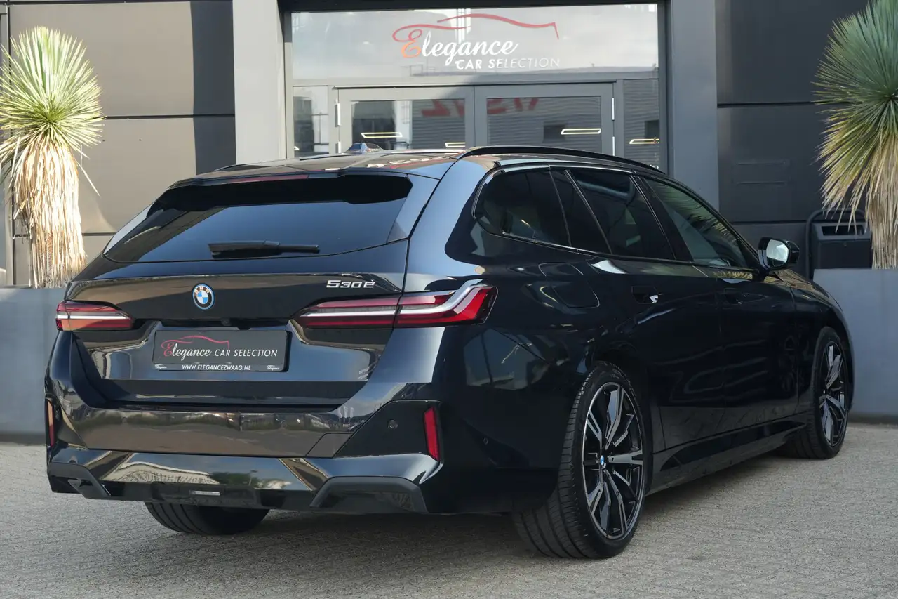 BMW 530 5-serie Touring 530e M Sport 300PK Pano Harm, миниатюра 2
