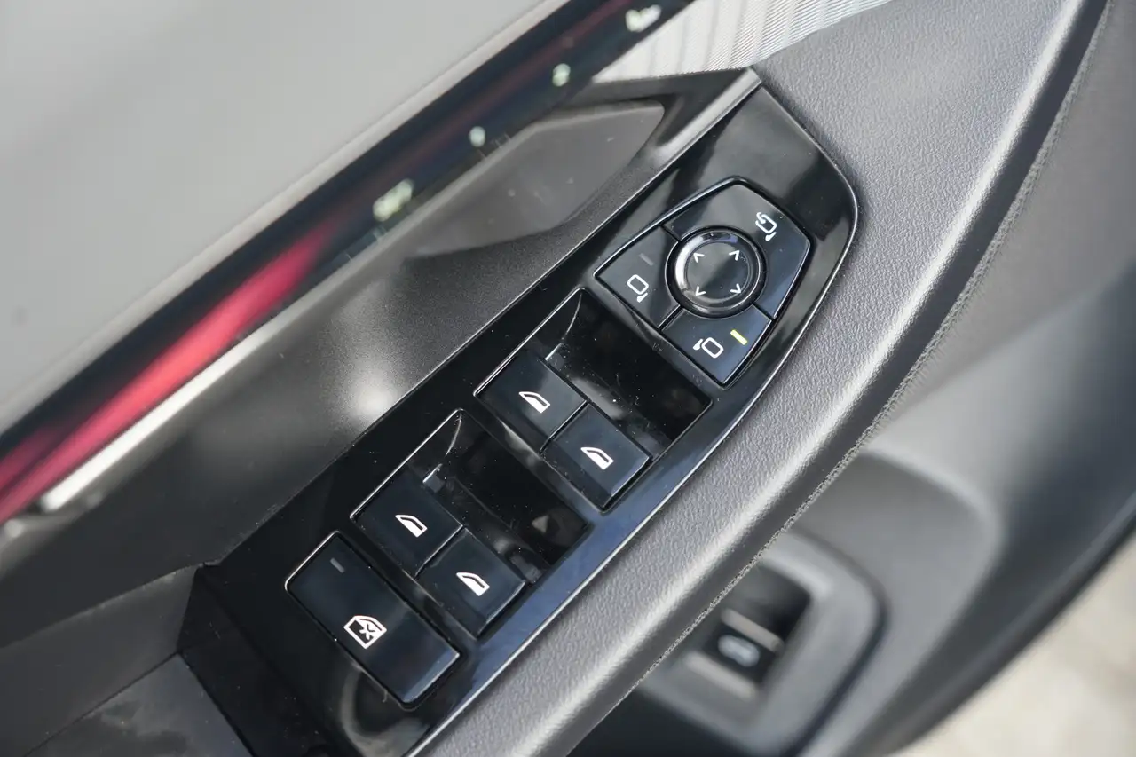 BMW 530 5-serie Touring 530e M Sport 300PK Pano Harm, миниатюра 28