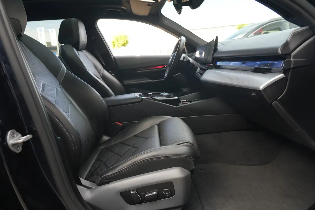 BMW 530 5-serie Touring 530e M Sport 300PK Pano Harm, миниатюра 9