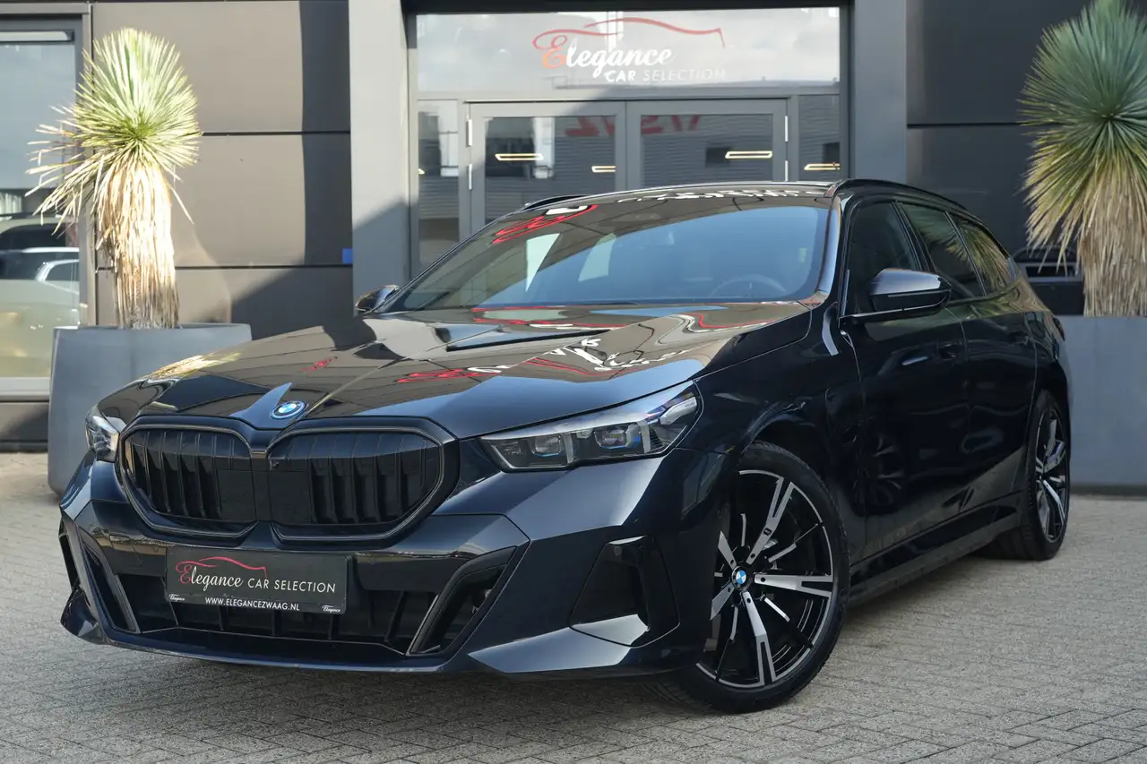 BMW 530 5-serie Touring 530e M Sport 300PK Pano Harm
