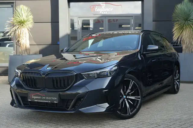 BMW 530 5-serie Touring 530e M Sport | 300PK | Pano | Harm