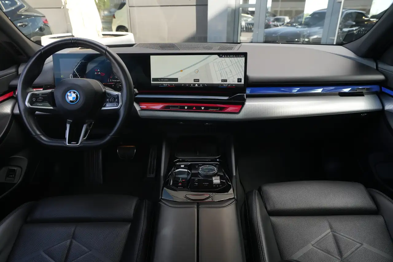 BMW 530 5-serie Touring 530e M Sport 300PK Pano Harm, миниатюра 3