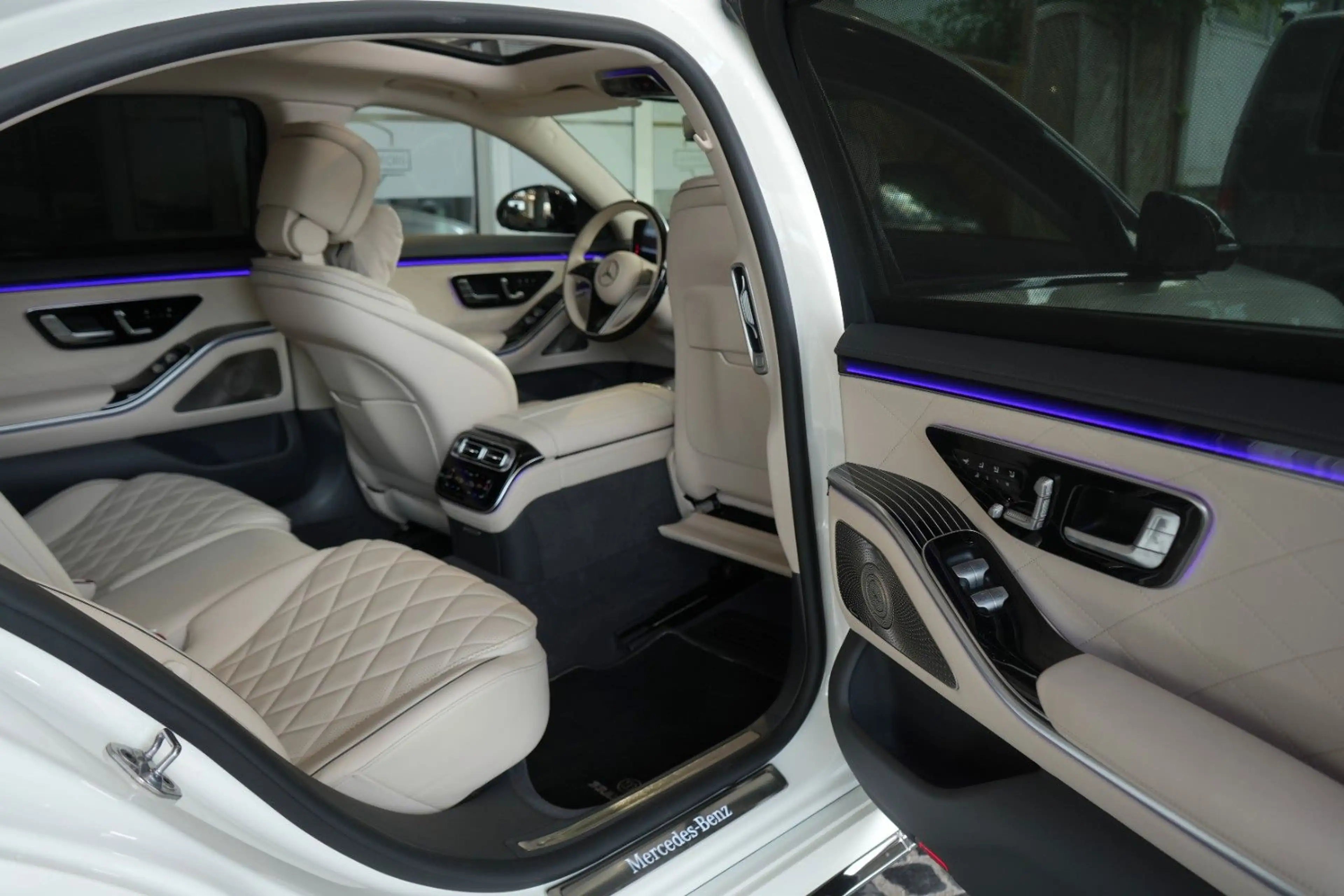 Mercedes-Benz S 450 e L BRABUS 21''/3D DISPLAY/CHAUFFEUER/ — photo 8