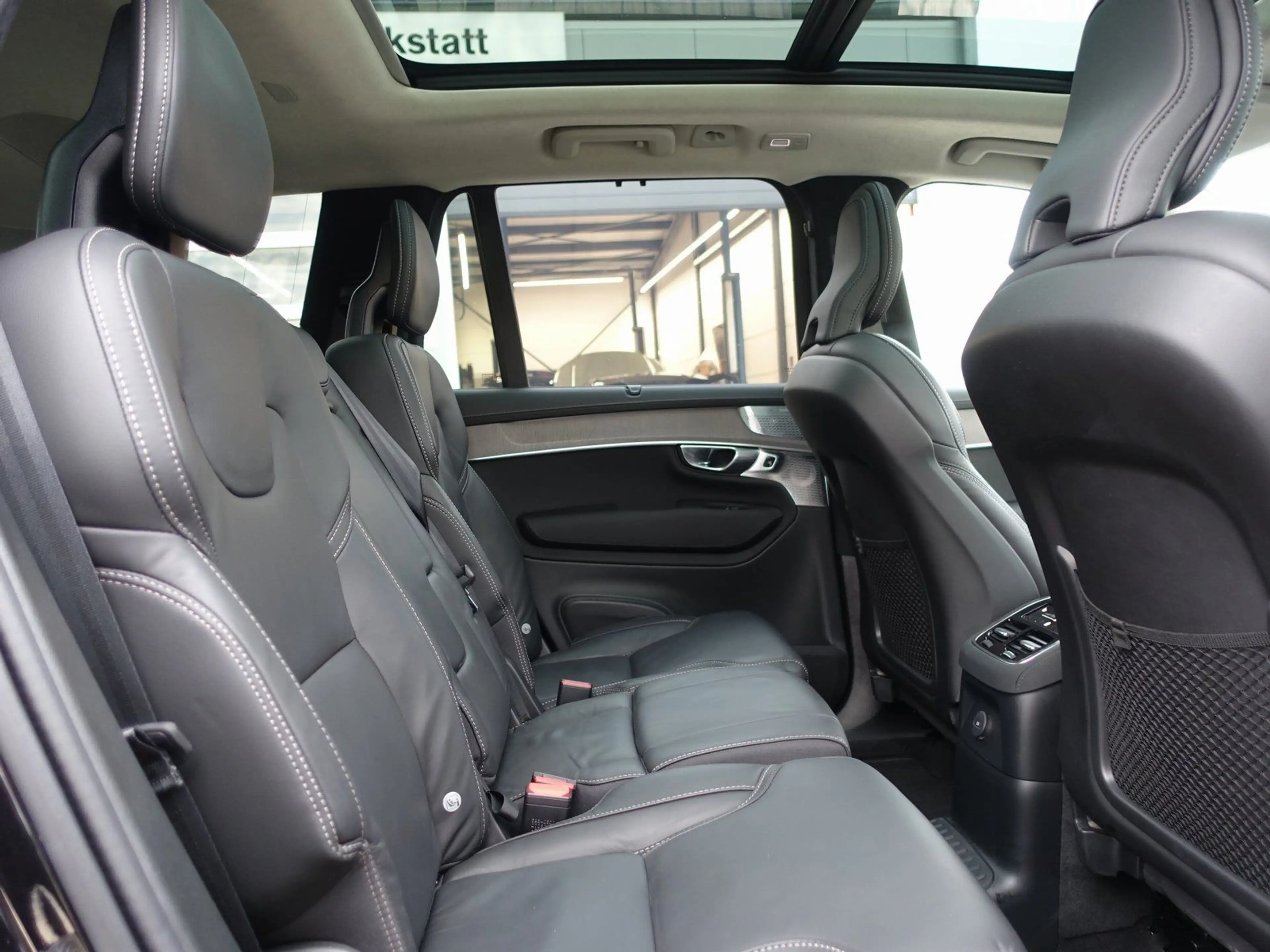 Volvo XC90 Ultra T8 AWD Plug-in Hybrid/B&W/FourC/Pano — photo 10