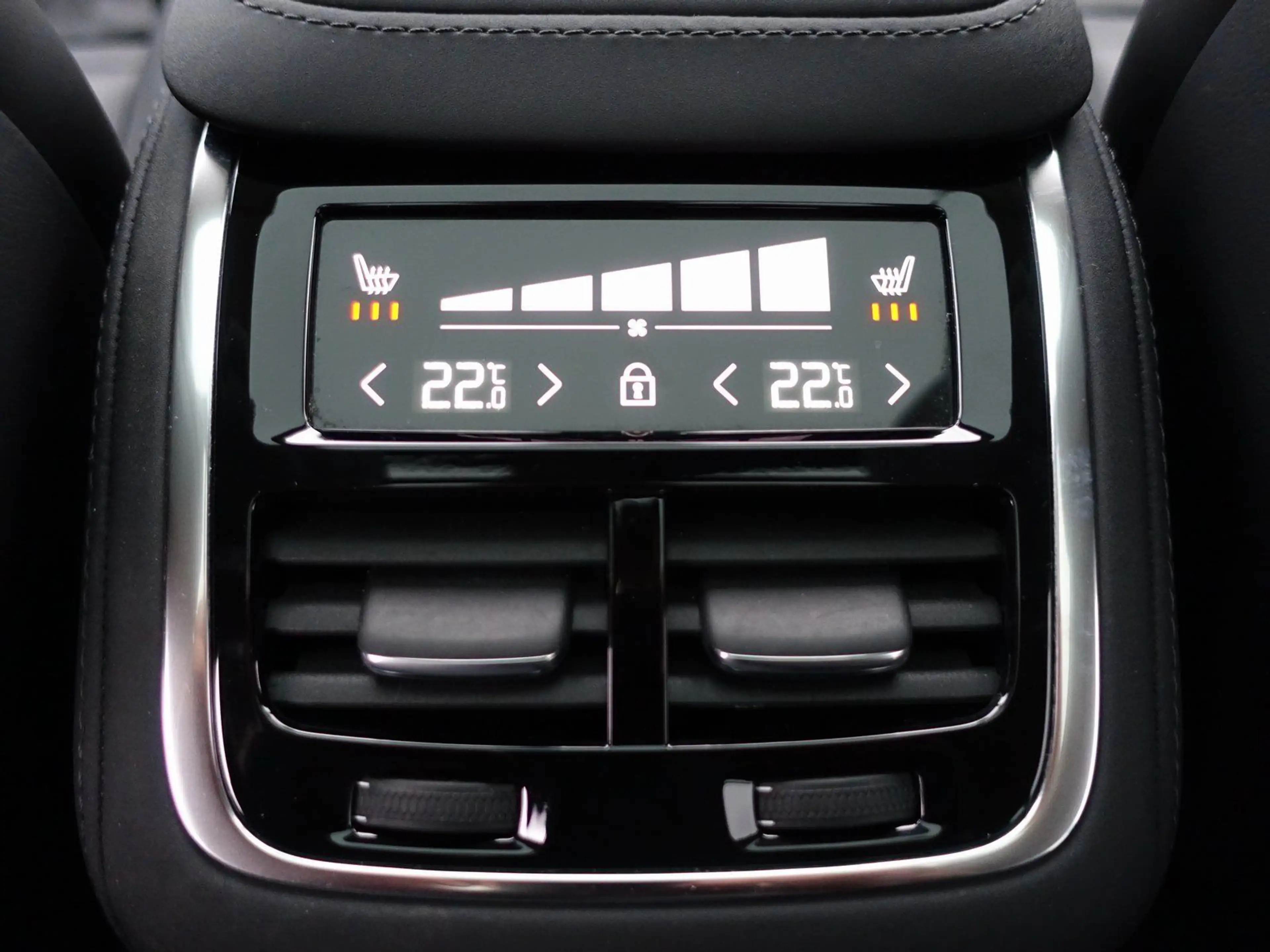 Volvo XC90 Ultra T8 AWD Plug-in Hybrid/B&W/FourC/Pano — photo 15