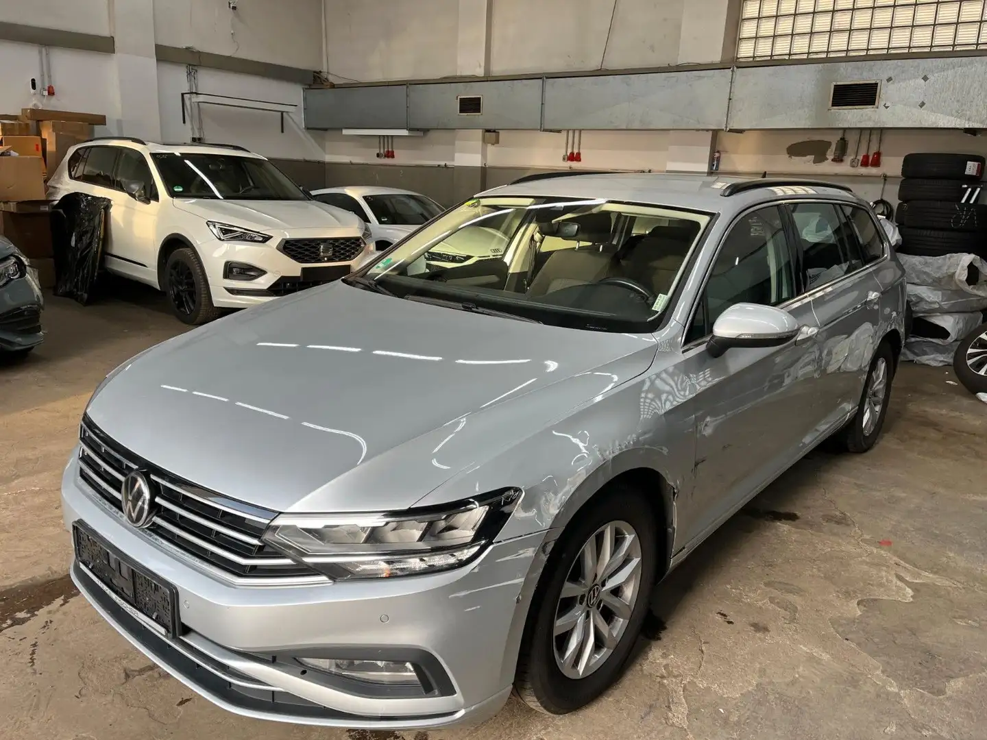 Volkswagen Passat Variant Business DSG Active Info MATRIX Argent - 1