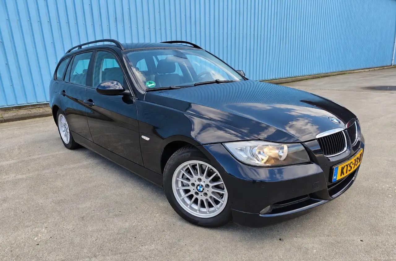 BMW 330