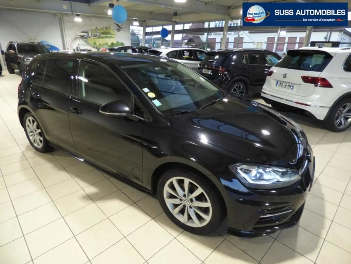 Volkswagen Golf 2.0 TDI 150 FAP DSG7 Carat R-line Zwart - 1