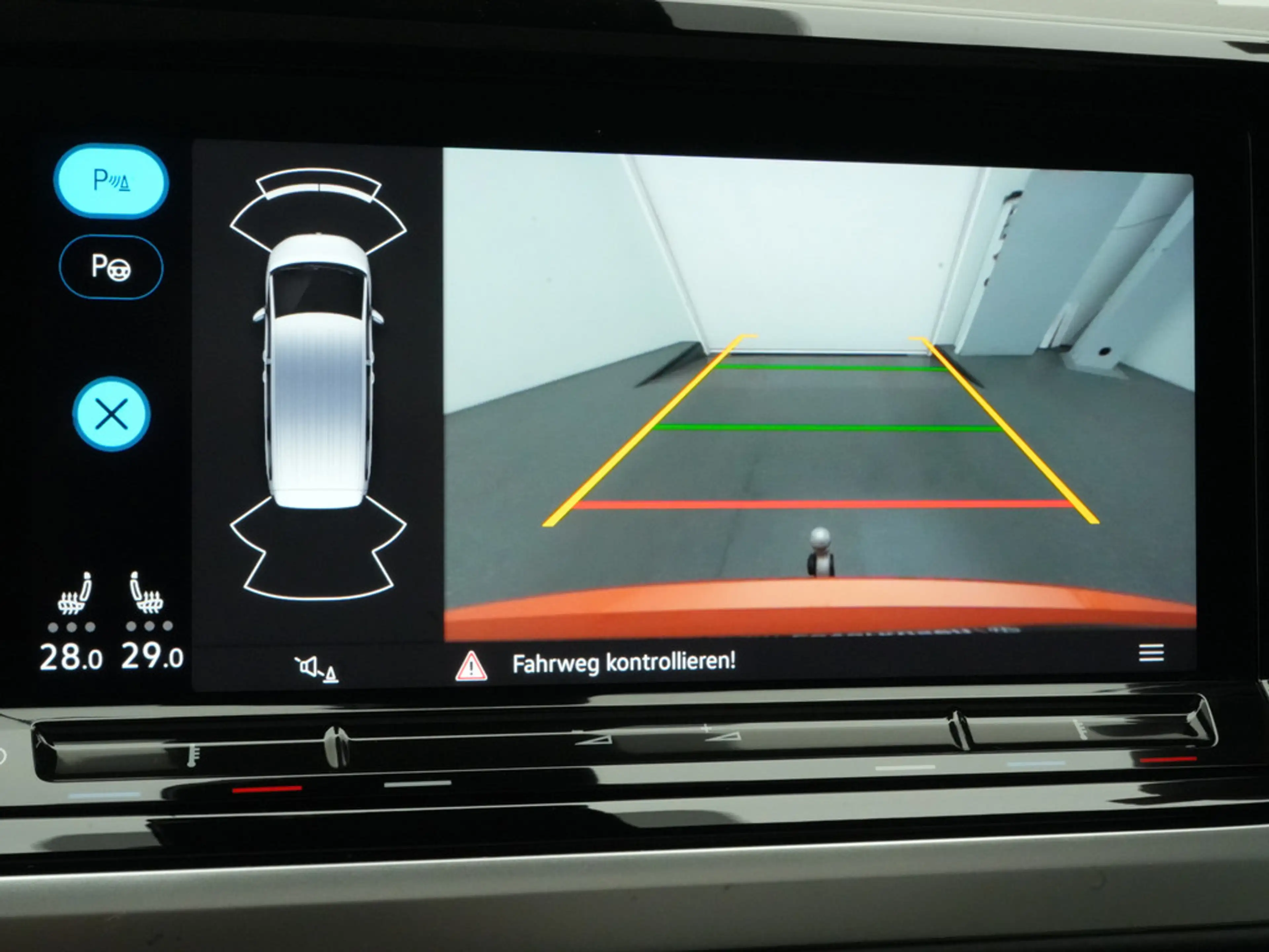 Volkswagen T7 Multivan Edition lang STANDHZ MATRIX PANO — photo 11