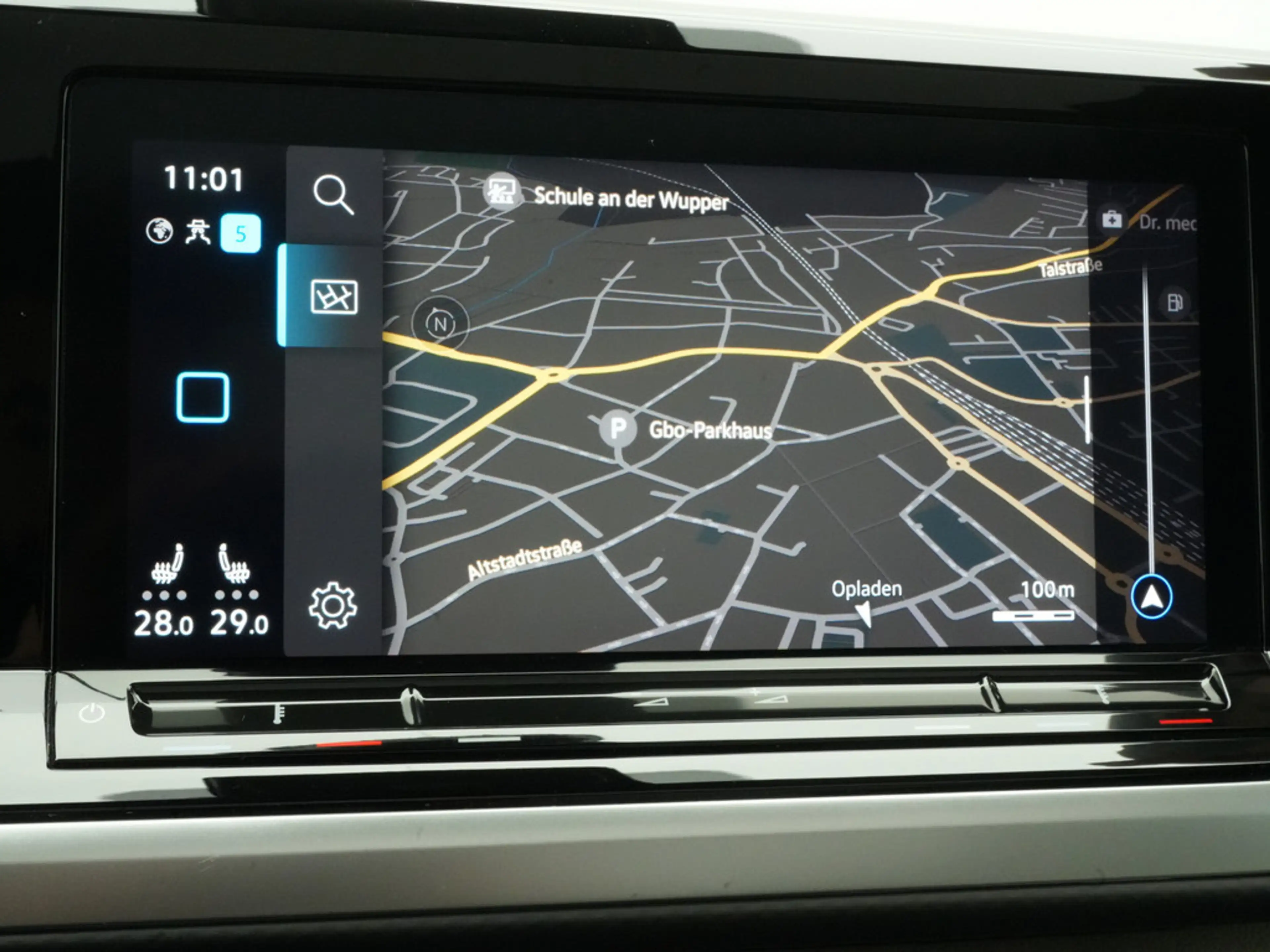 Volkswagen T7 Multivan Edition lang STANDHZ MATRIX PANO — photo 13