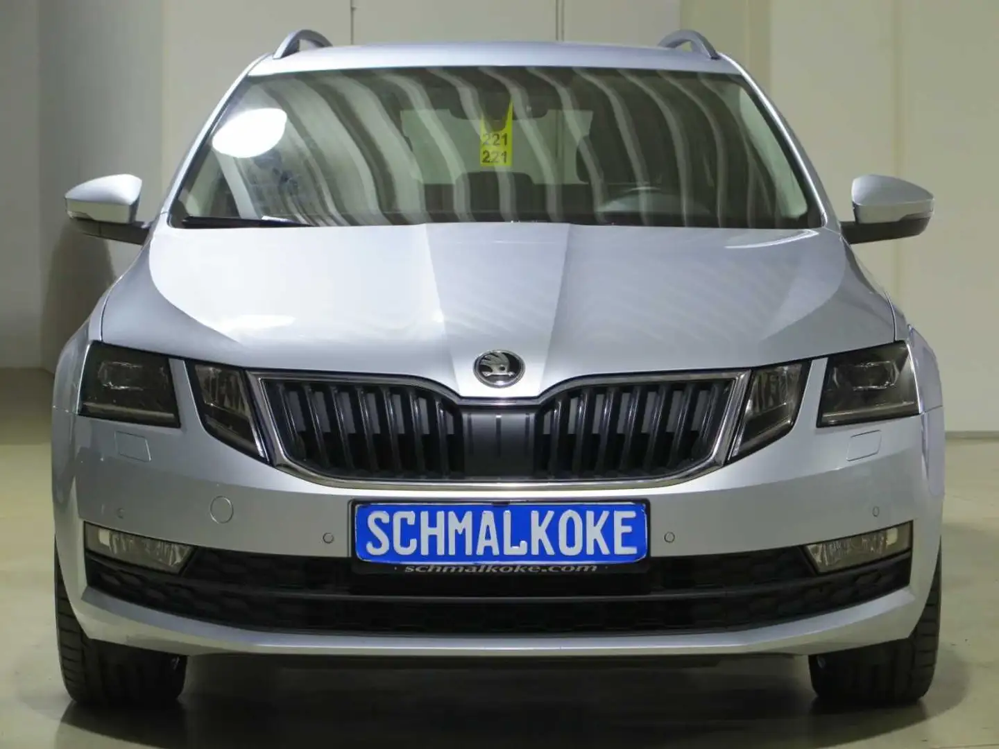 Skoda Octavia Combi 2.0 TDI SCR DSG7 Soleil DAB ACC Silber - 1