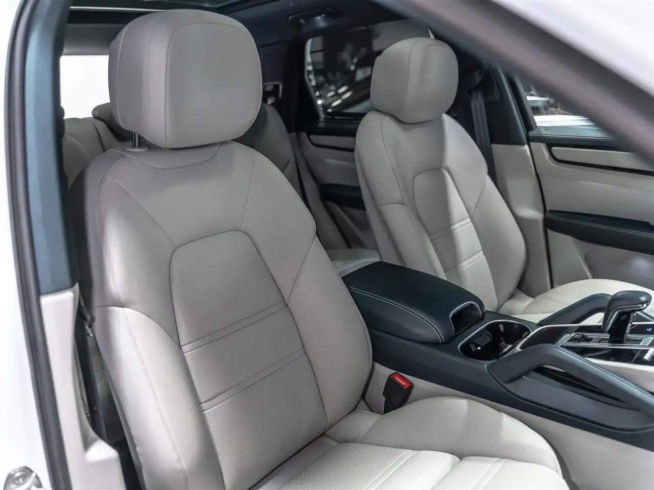 Porsche Cayenne снимка Porsche Cayenne