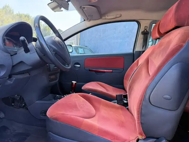Citroen C2 view 9