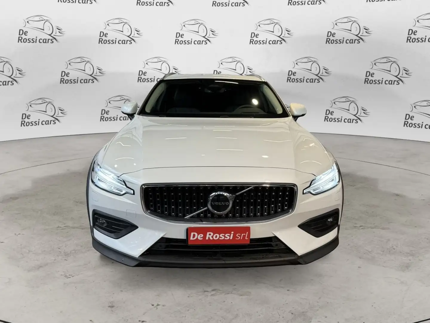 Volvo V60 Cross Country B4 D AWD autom. ULTIMATE Bianco - 2