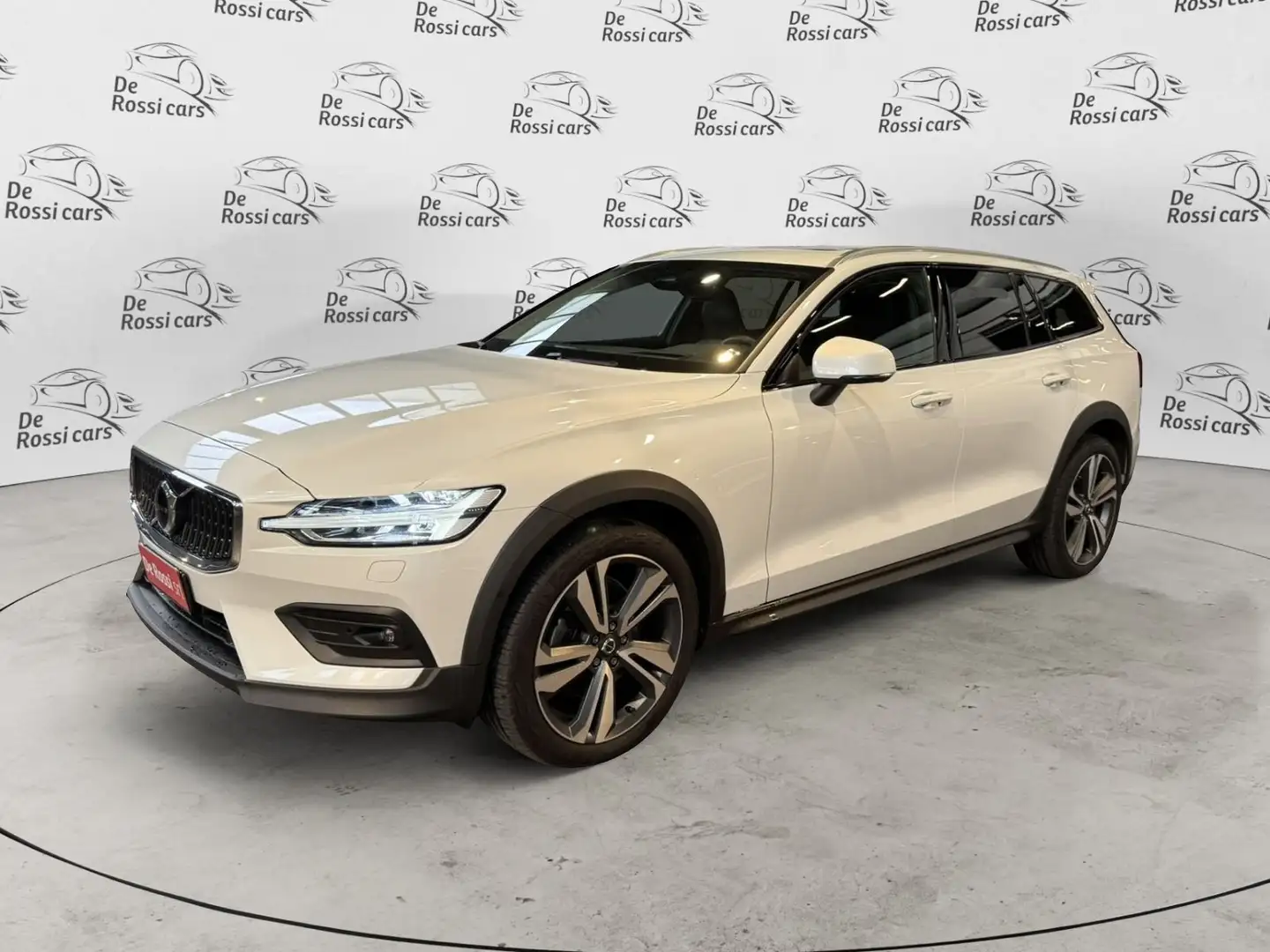 Volvo V60 Cross Country B4 D AWD autom. ULTIMATE Bianco - 1