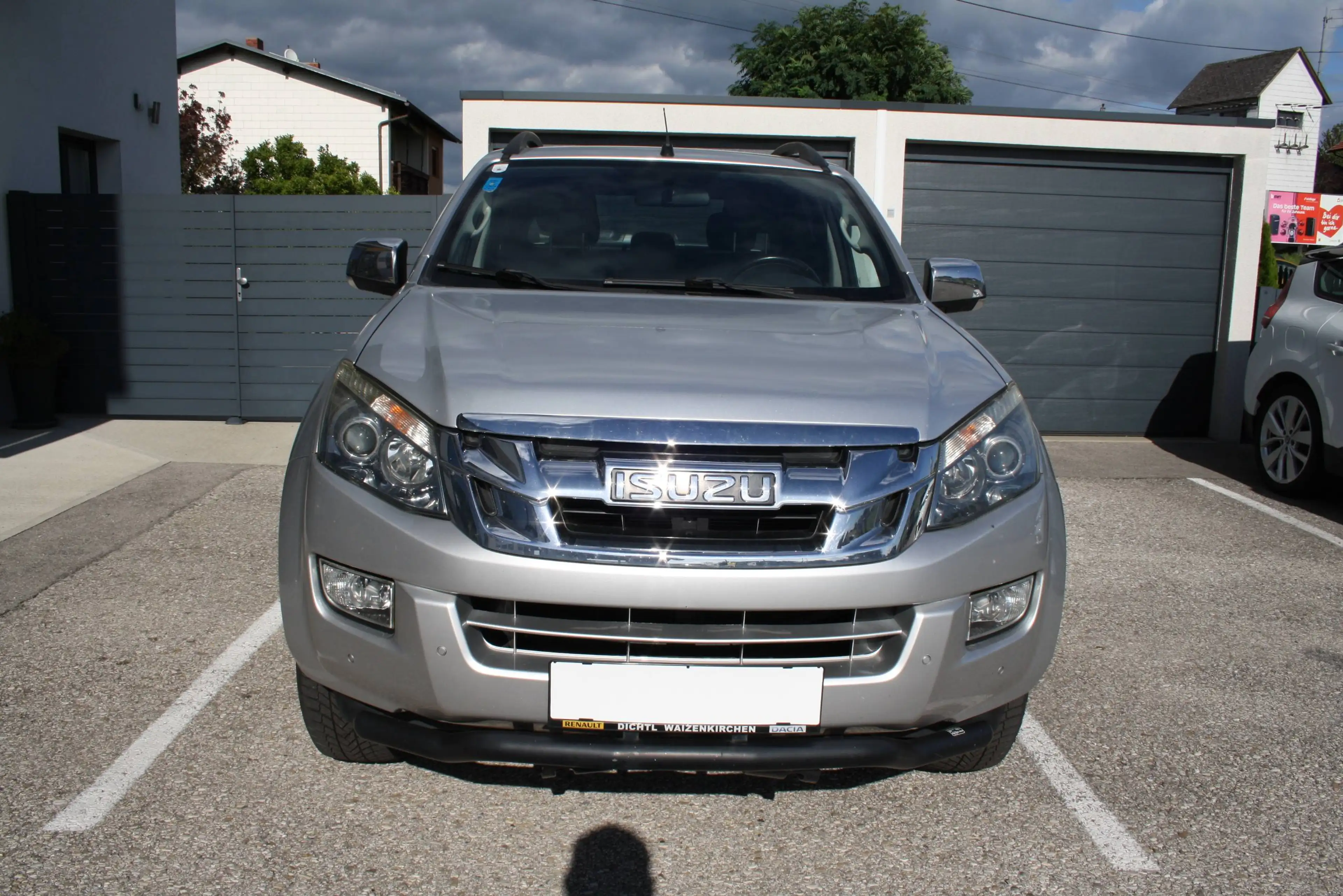 Isuzu D-Max Double Cab 2,5TD Premium Automatik 3,5t — photo 8